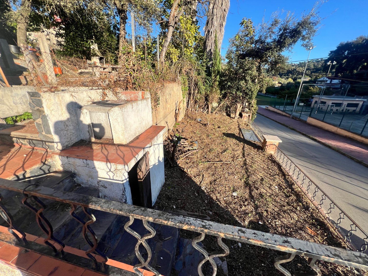 Garatge a la venda en parcel·la urbana i edificable amb aigua i llum