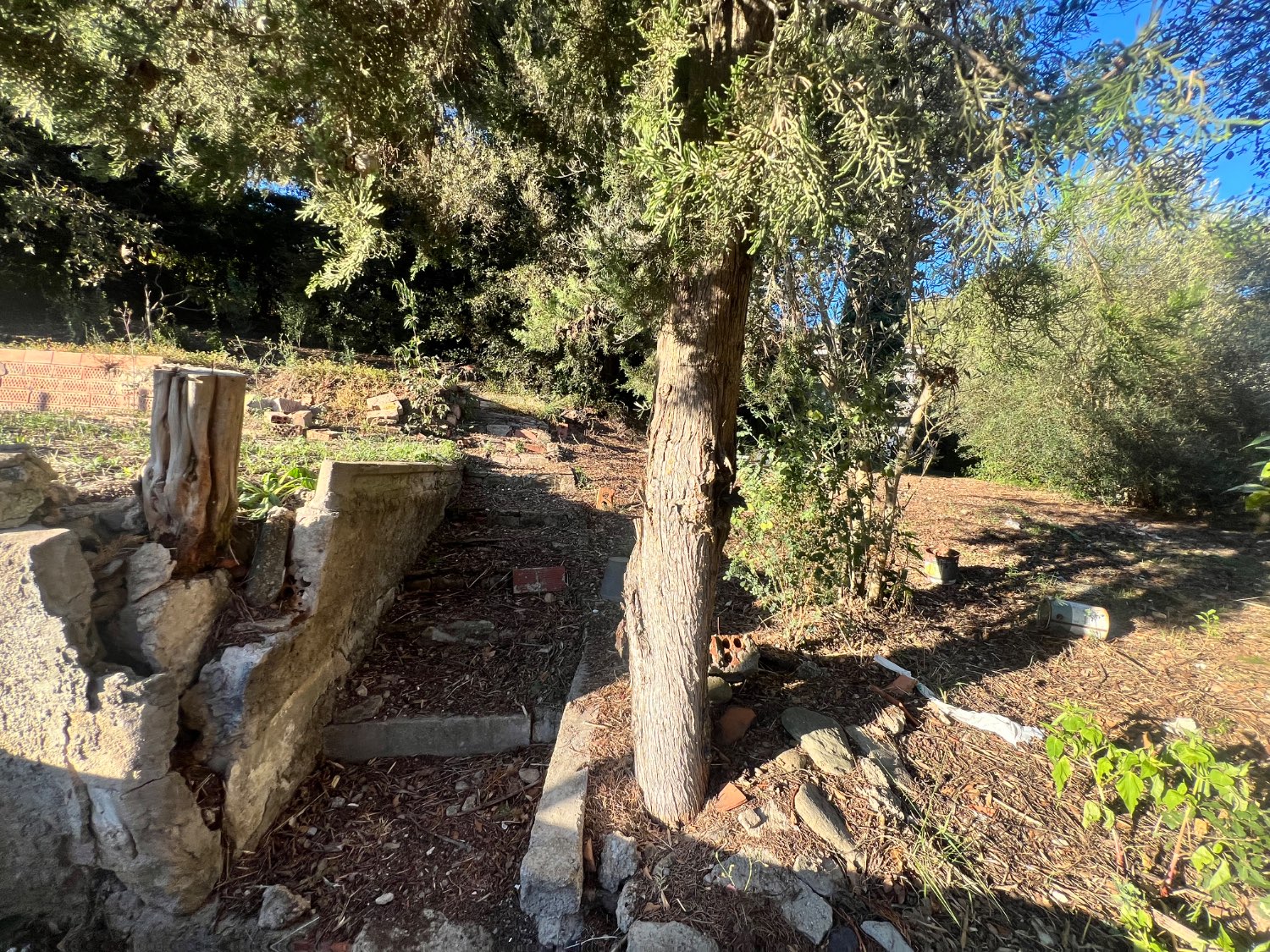 Garatge a la venda en parcel·la urbana i edificable amb aigua i llum