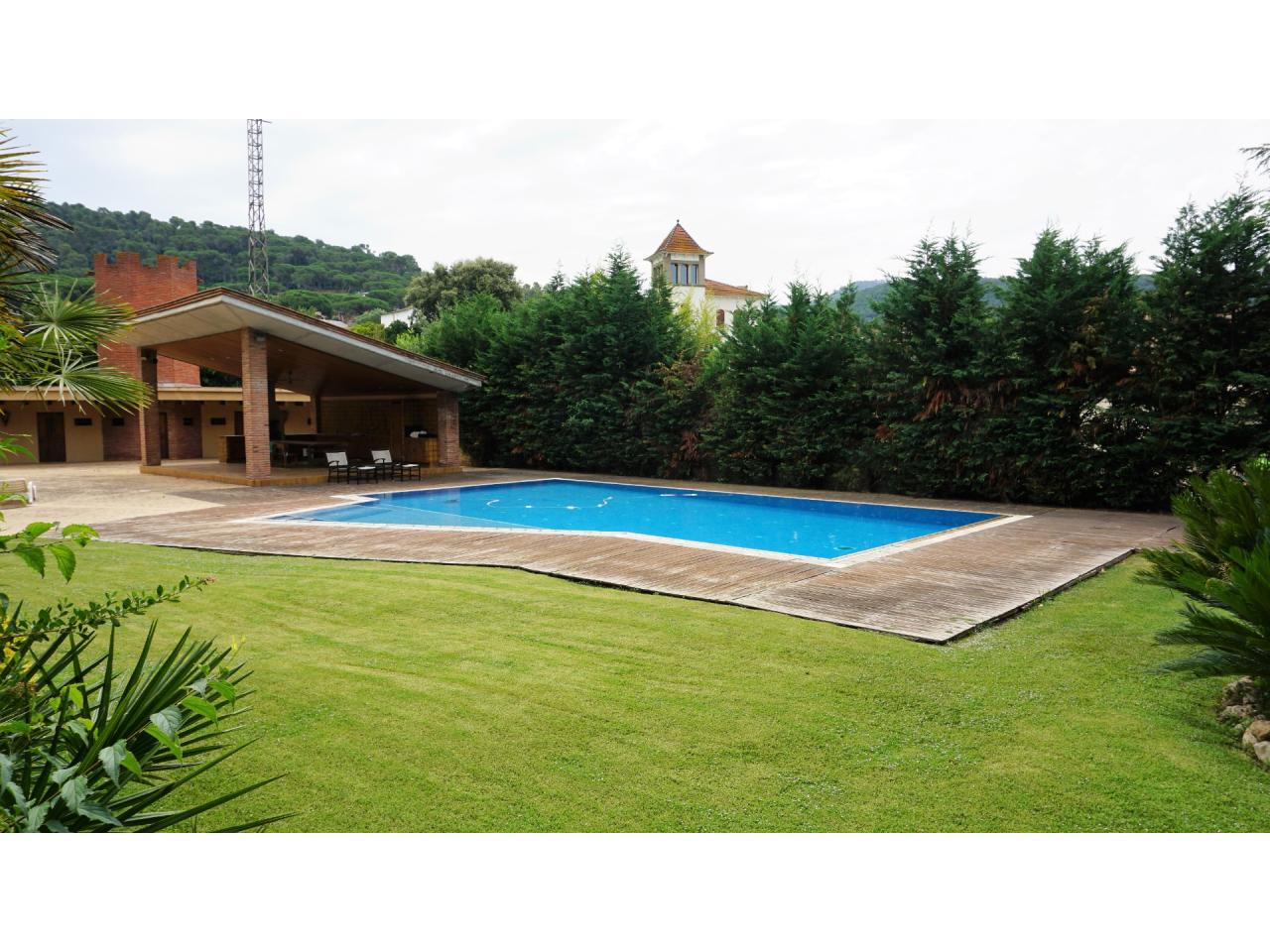 Catalan farmhouse in La Roca del Vallés