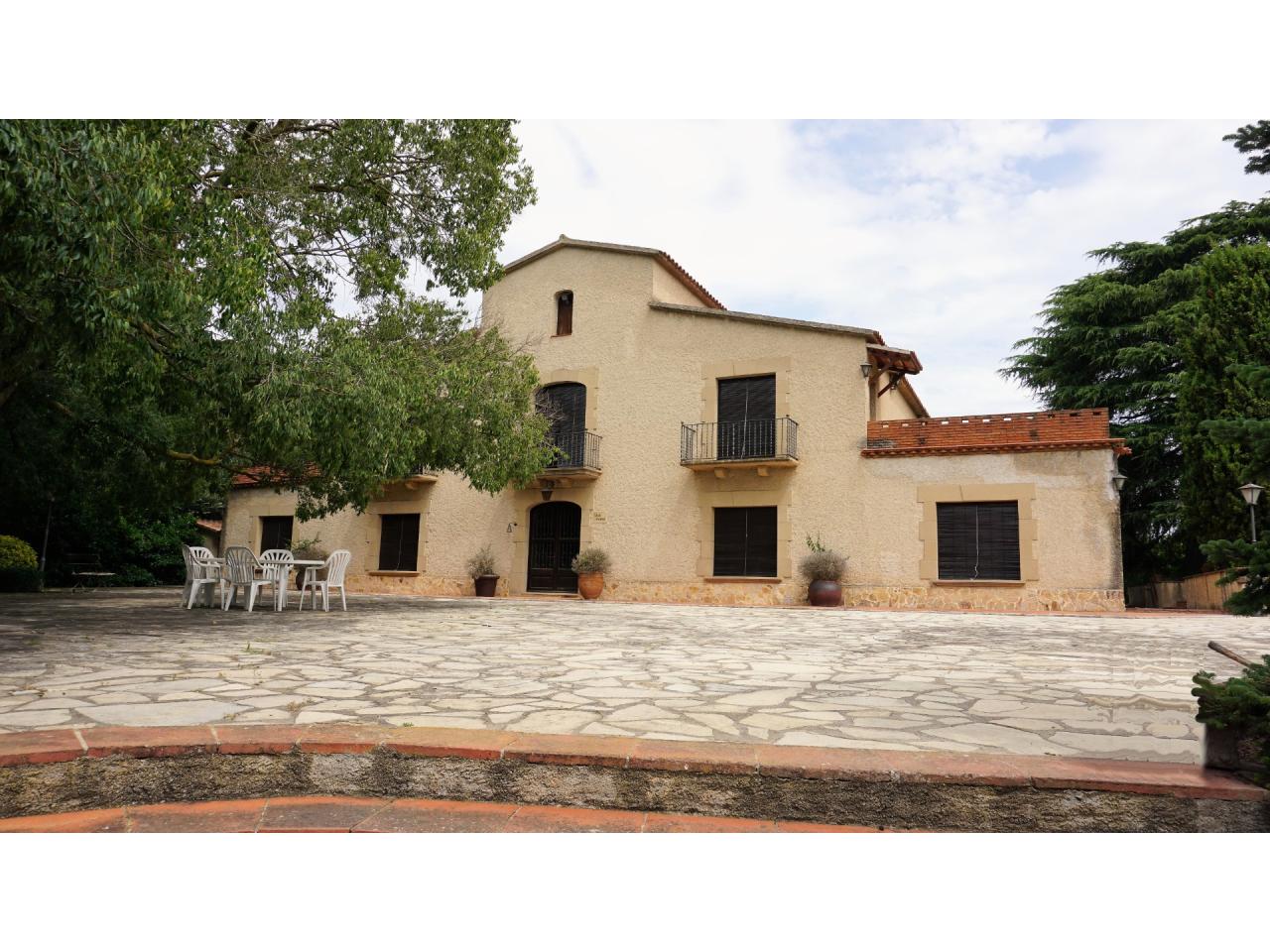 Catalan farmhouse in La Roca del Vallés