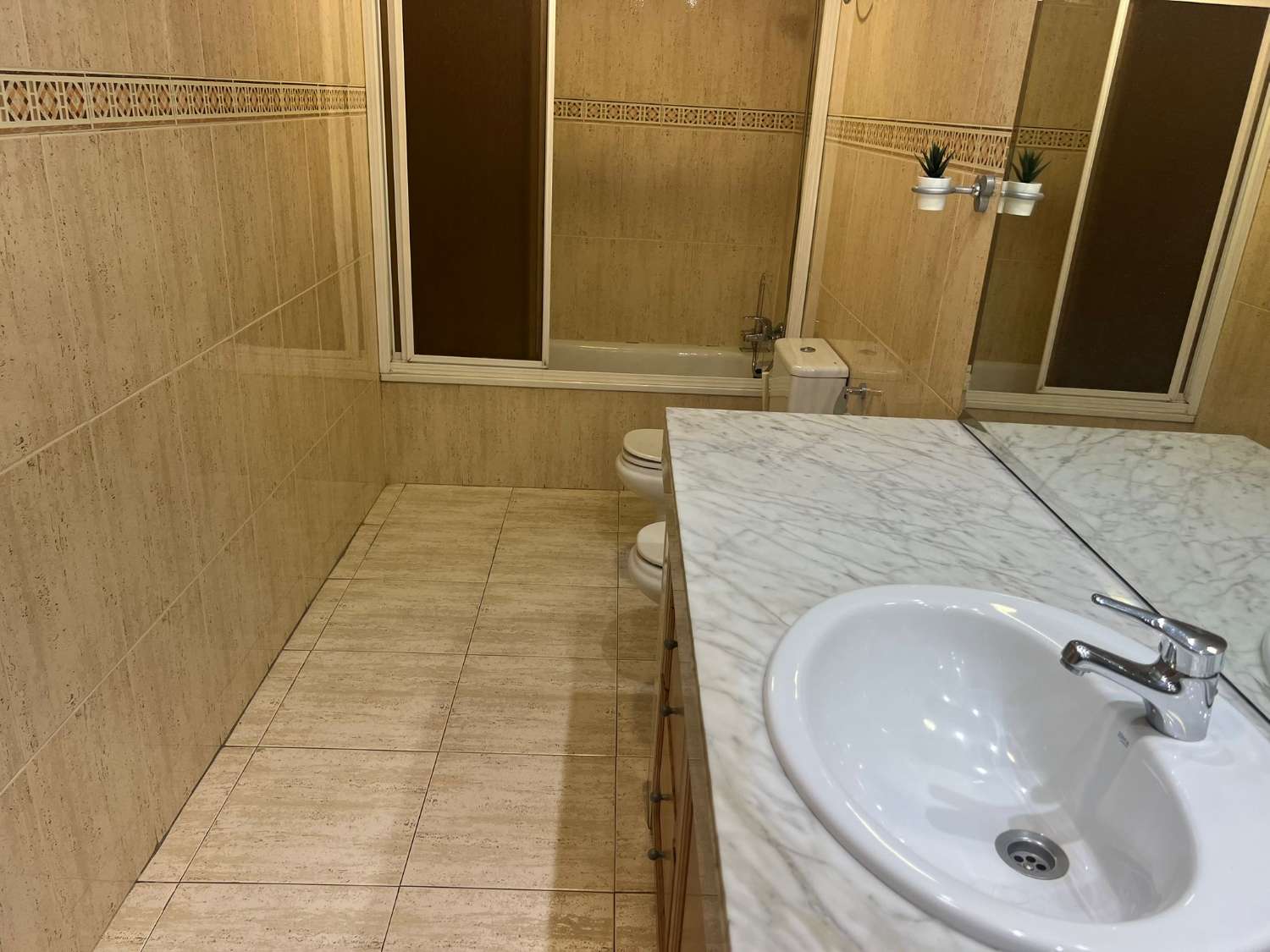 Venta de piso de 4 habitaciones en Santa Perpetua de Mogoda