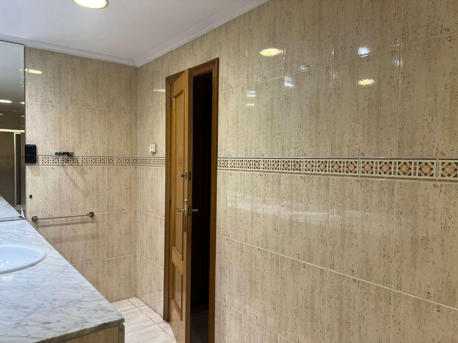 Venta de piso de 4 habitaciones en Santa Perpetua de Mogoda