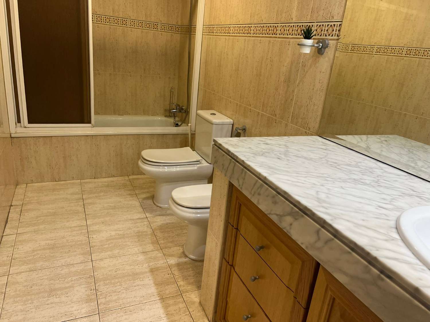 Venta de piso de 4 habitaciones en Santa Perpetua de Mogoda
