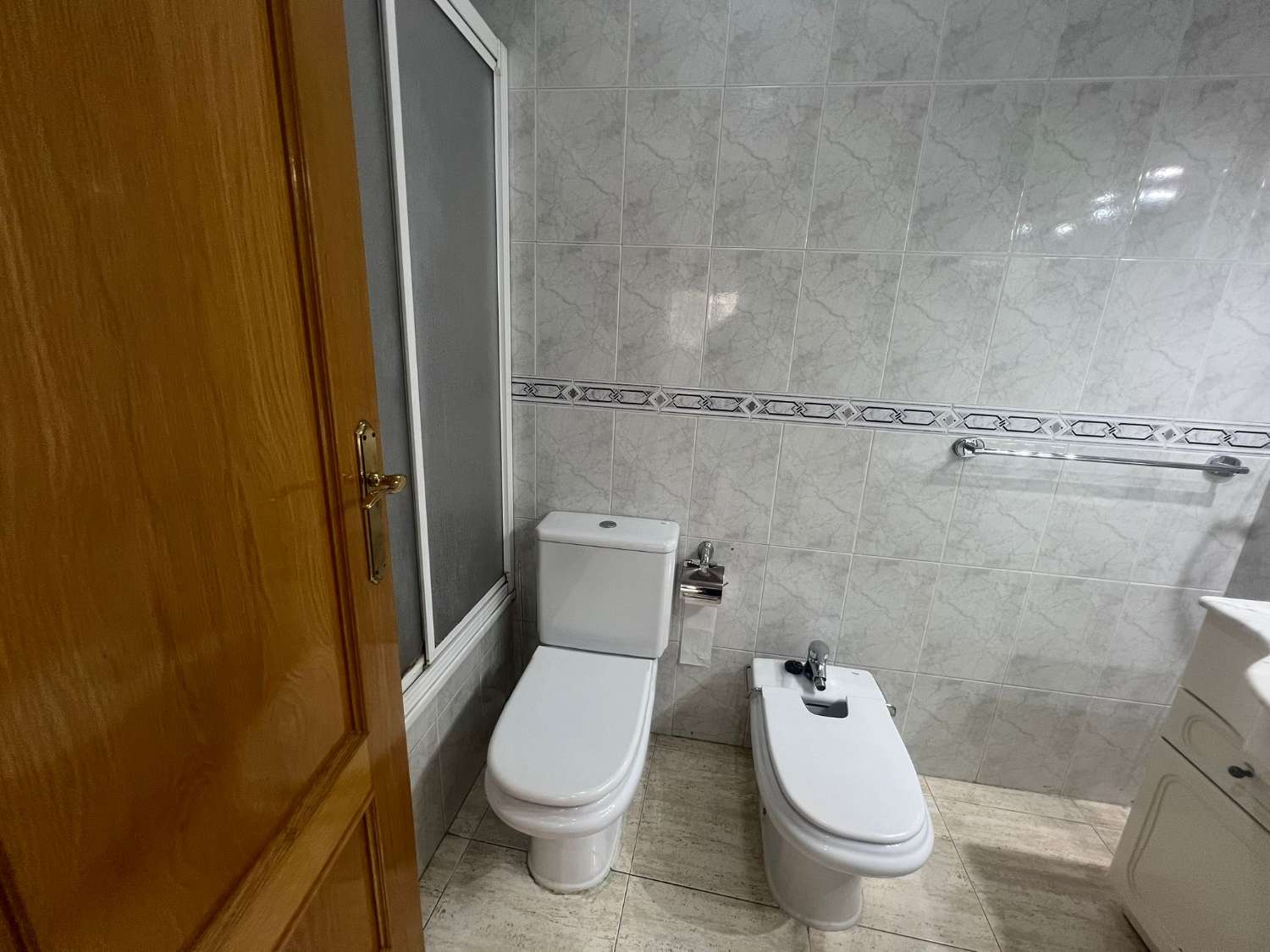 Venta de piso de 4 habitaciones en Santa Perpetua de Mogoda