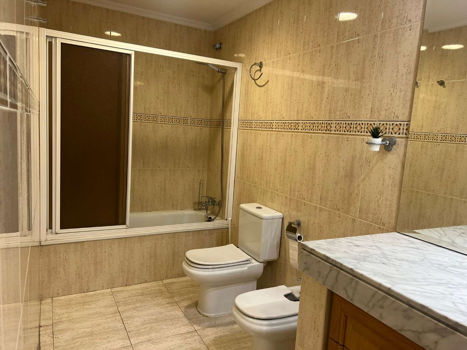Venta de piso de 4 habitaciones en Santa Perpetua de Mogoda
