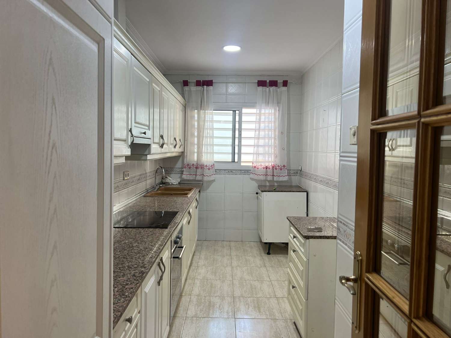 Venta de piso de 4 habitaciones en Santa Perpetua de Mogoda