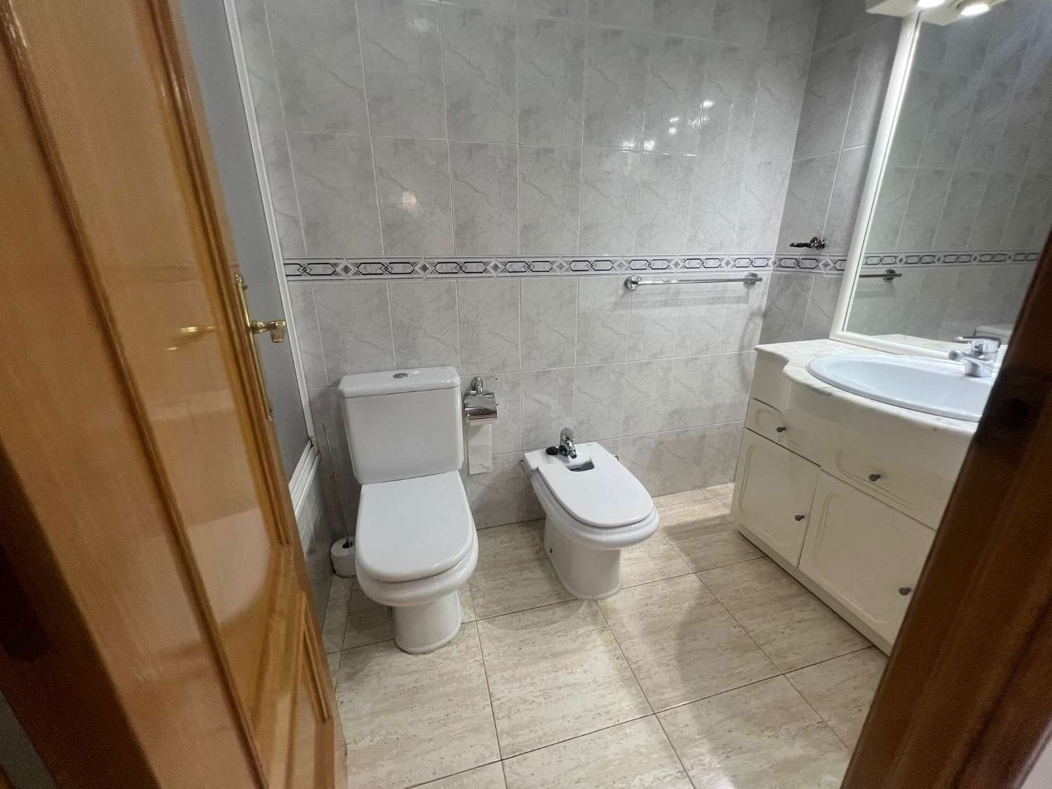 Venta de piso de 4 habitaciones en Santa Perpetua de Mogoda