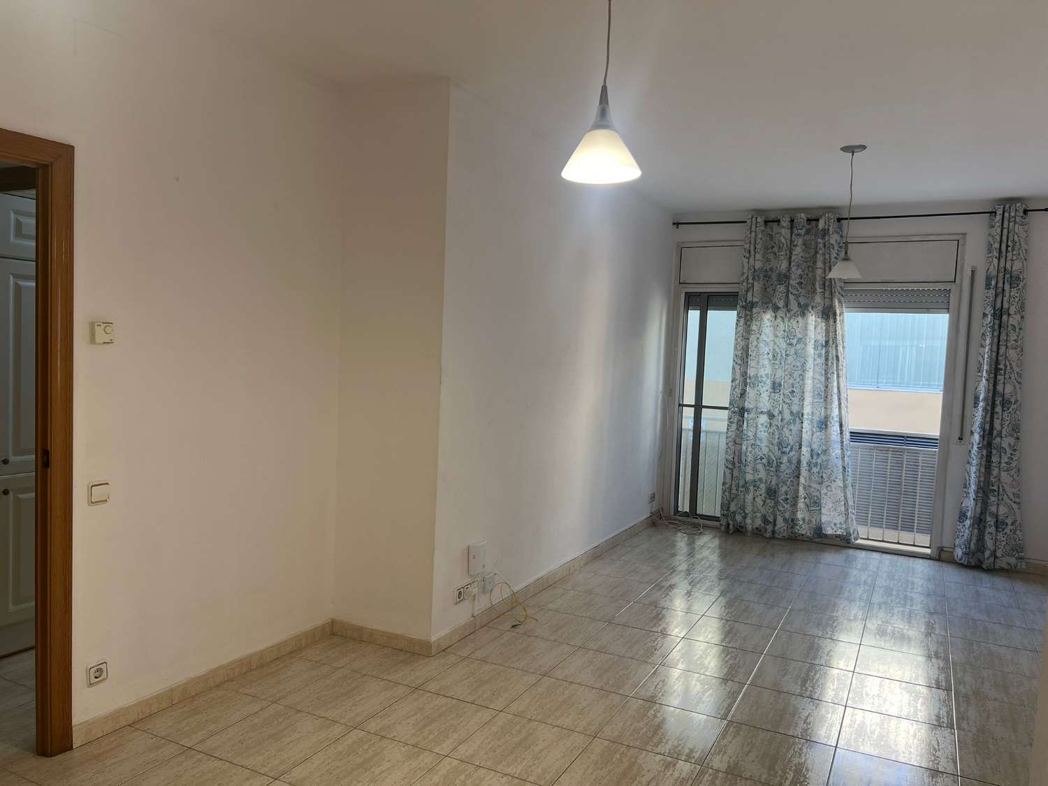 Venta de piso de 4 habitaciones en Santa Perpetua de Mogoda