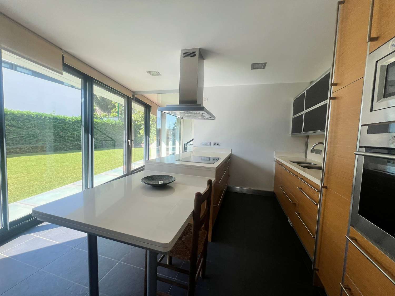 Moderna casa de lujo con vistas al mar en Premià de Dalt – a solo 20 minutos de Barcelona